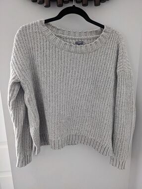 Aerie Women's Light Gray Chunky Chenille Crewneck Sweater - Size US M